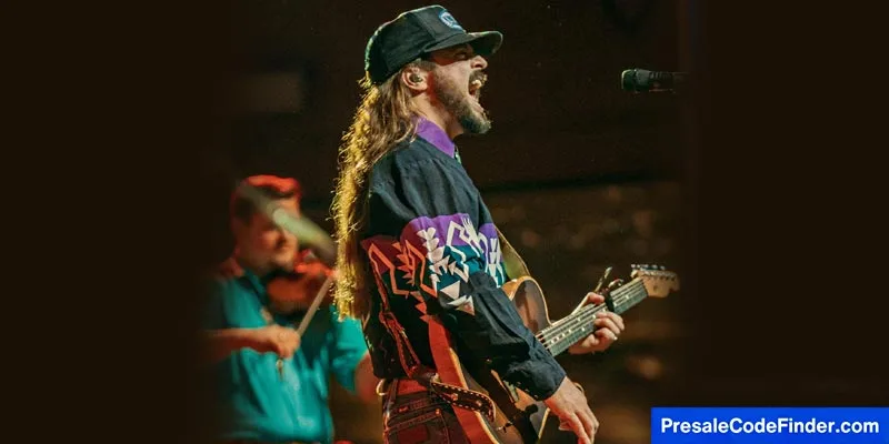 Ian Munsick Playing Guitar